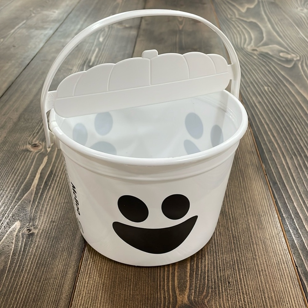 🌟Host Pick🌟McDonald’s White Ghost 2023 McBoo Halloween Basket - Picture 1 of 6